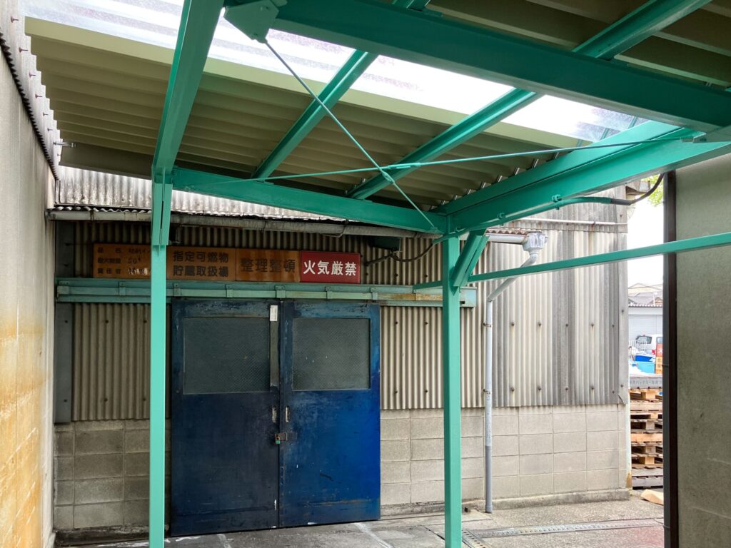 通路屋根張替え